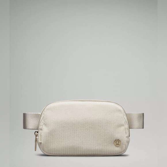 🆕🤍 Lululemon Everywhere Belt Bag Corduroy - Bone Gold - Picture 1 of 4